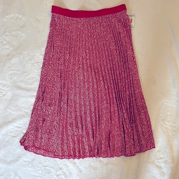 𝅺nwt Vince Camuto size L pleated skirt color pink and ivory - Picture 1 of 4